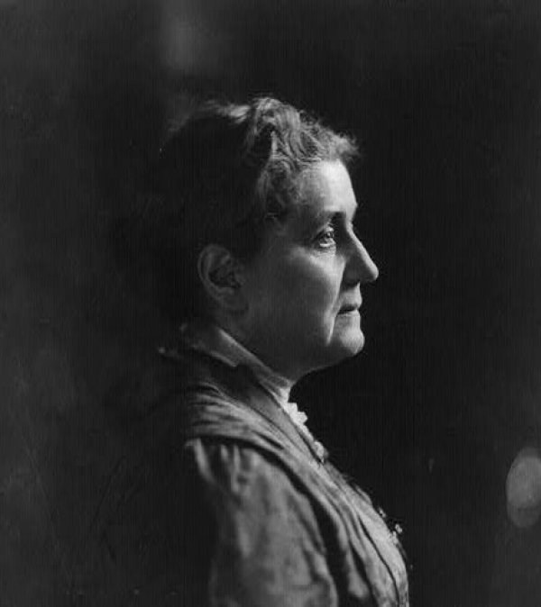 Image: Photo of Jane Addams taken in 1914. From the Library of Congress.