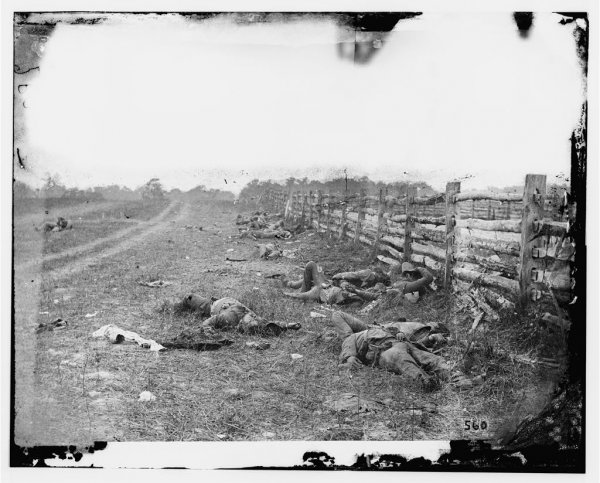 Image: Photograph showing deceased Confederate soldiers after the Battle of Antietam in 1862. From the Library of Congress.