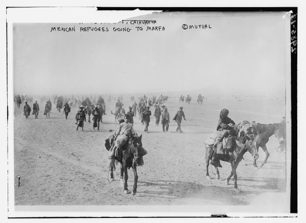 Photograph of Mexican refugees going to Texas, 1914