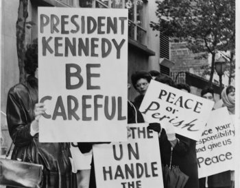 Image: Photo of women strikers for peace during the Cuban Missile Crisis taken by Phil Stanziola in 1962. From the Library of Congress.